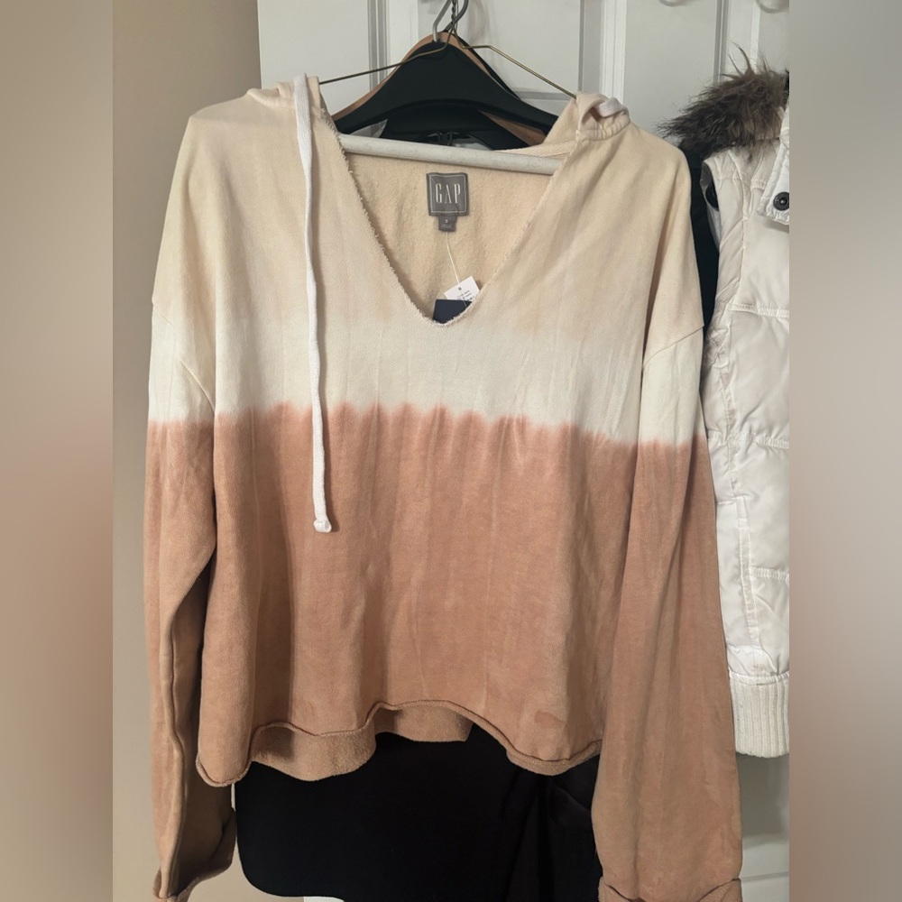 NWT Gap ombré sweatshirt